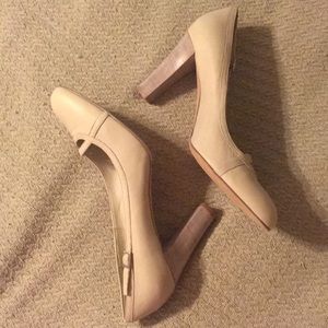 4in stacked heels Banana Republic size 11
